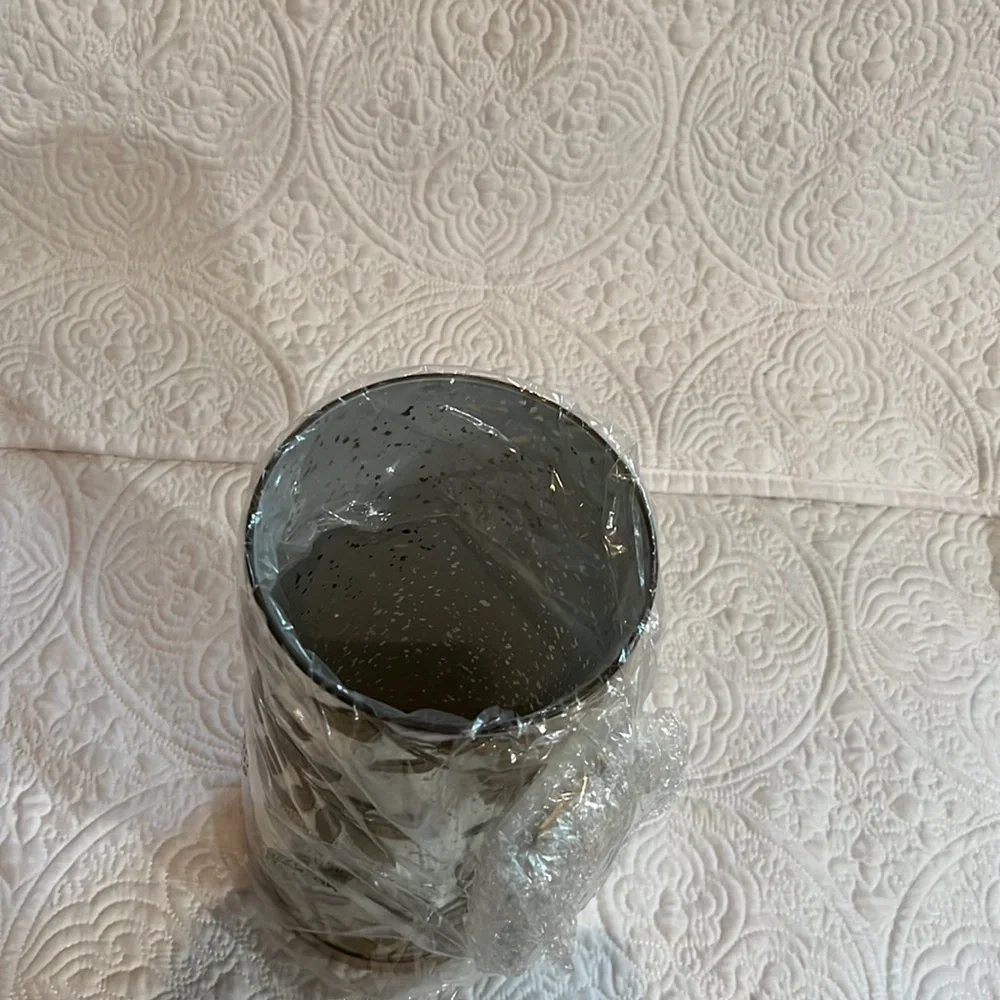 Silver and‎ gold hurricane with battery opened lights, new